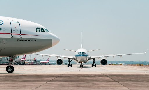 aircraft taxiing